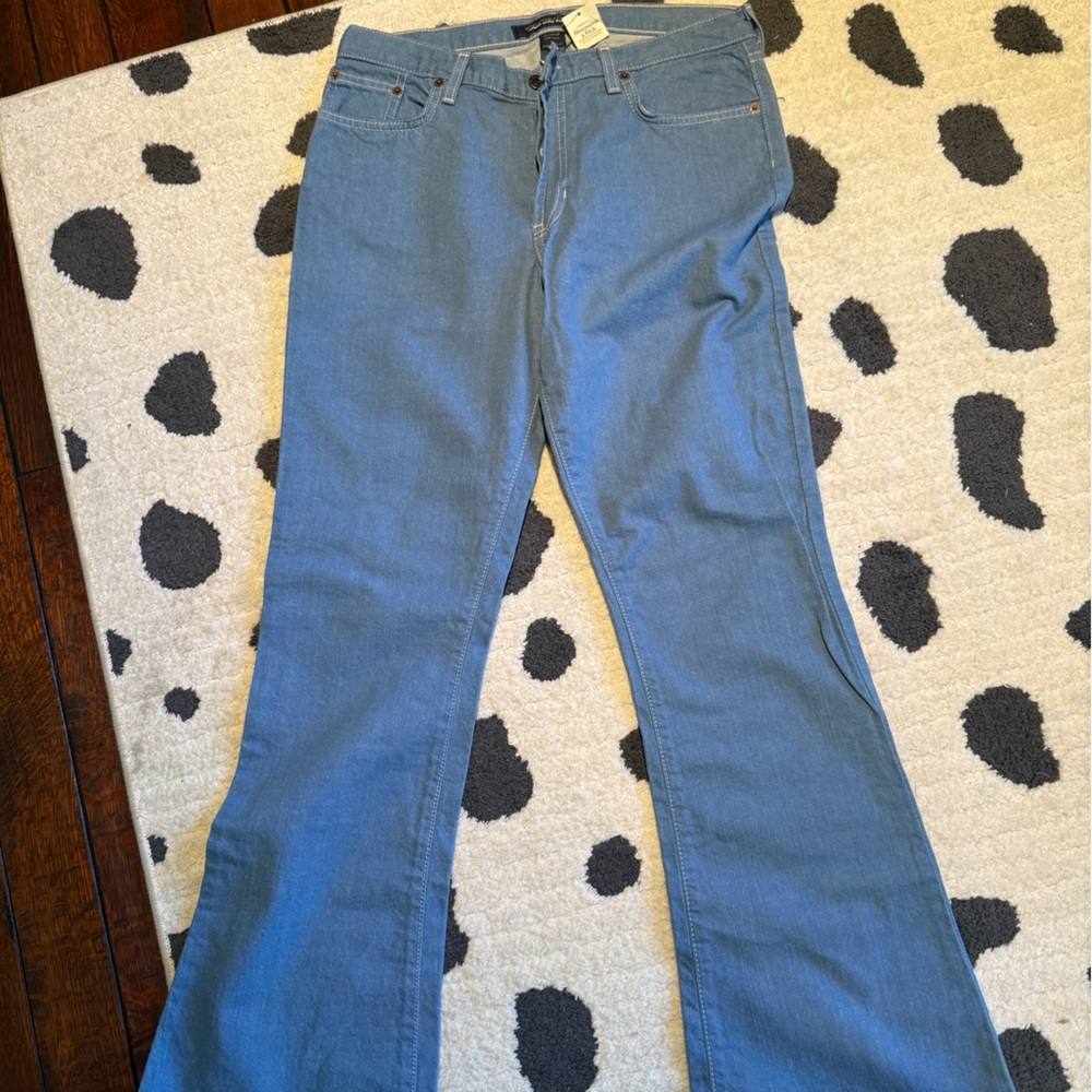 Never worn NWT Abercrombie bootcut jeans